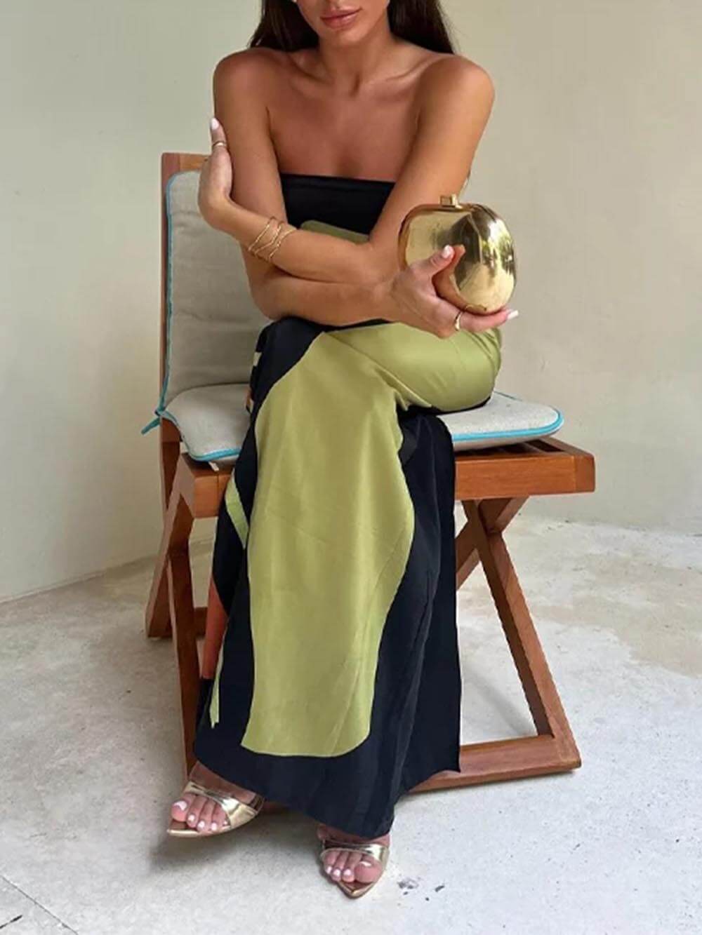 Vestido largo estampado con hombros descubiertos sin mangas