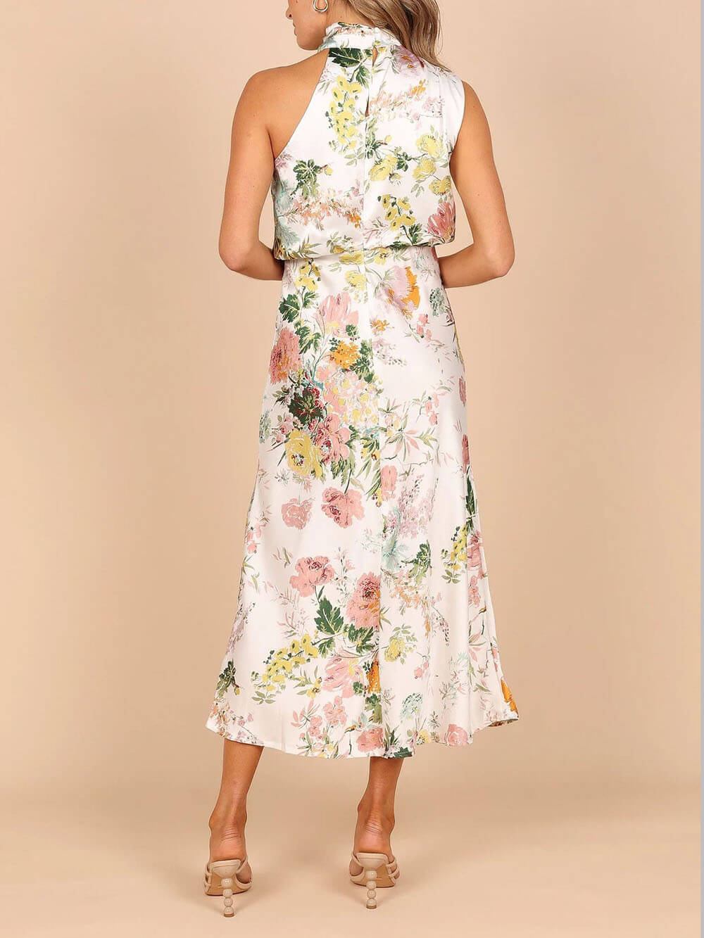 Vestido largo de flores con cuello halter