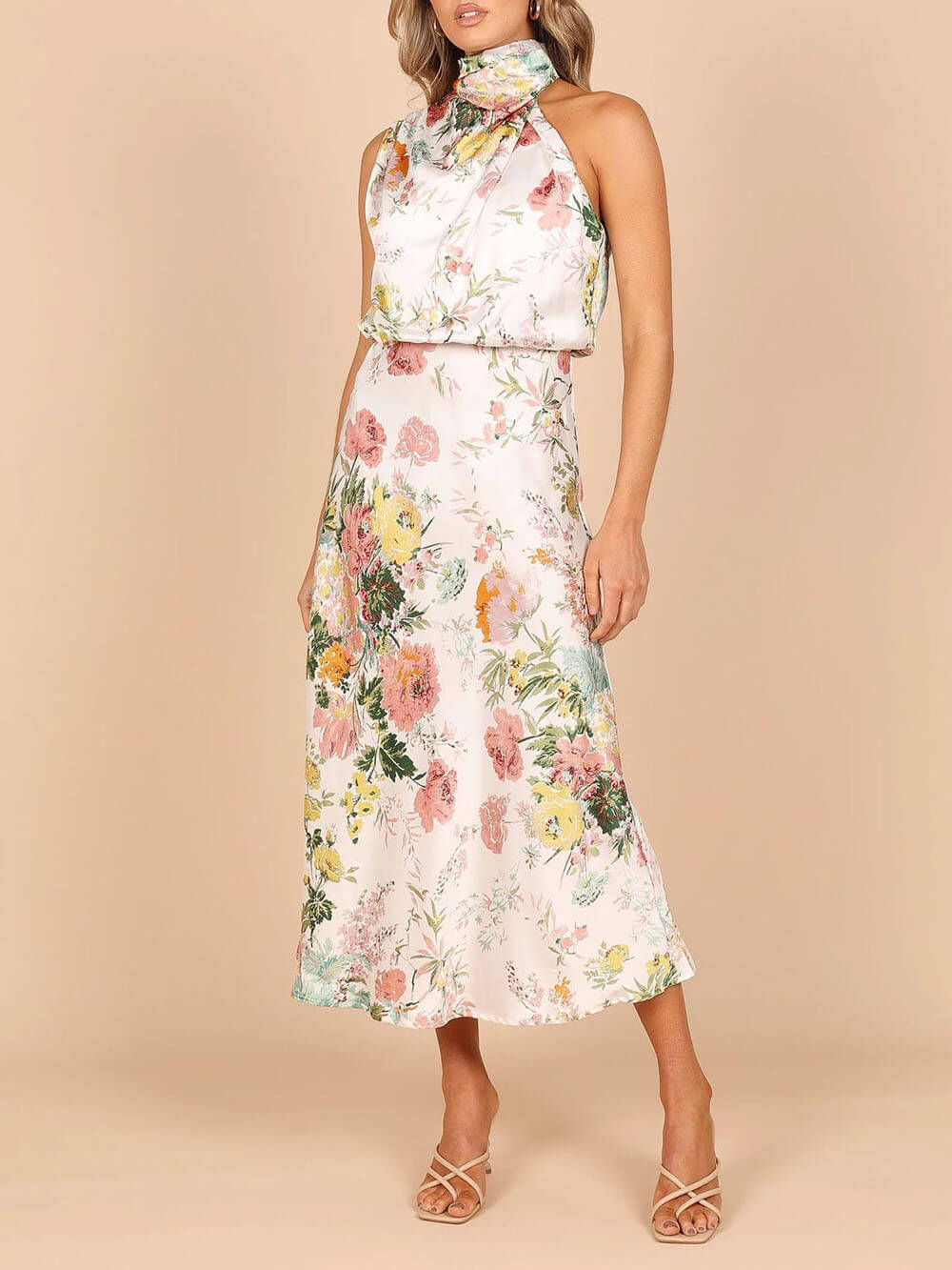 Vestido largo de flores con cuello halter
