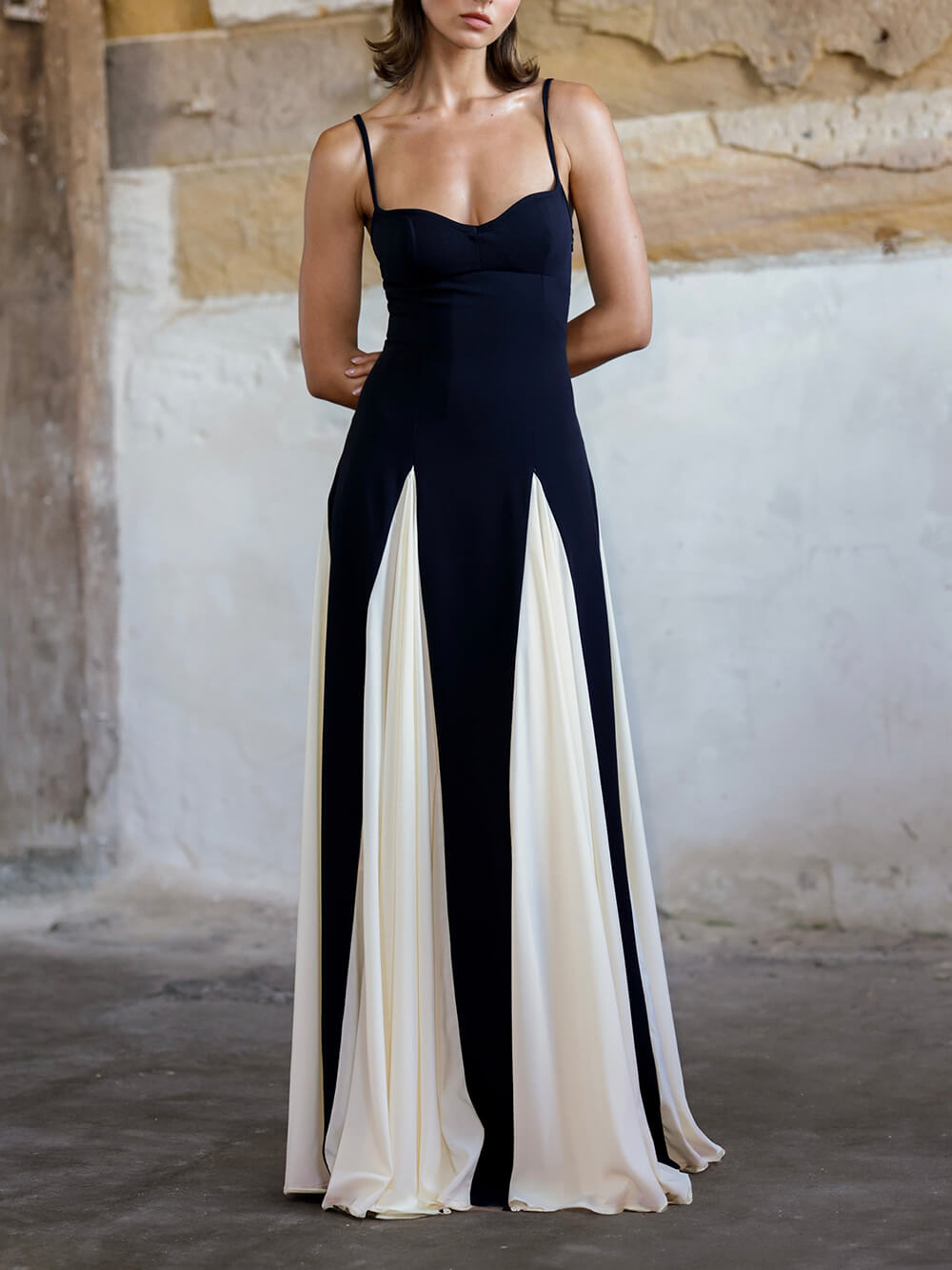 Vestido largo lencero de corte evasé Elegance Panelled