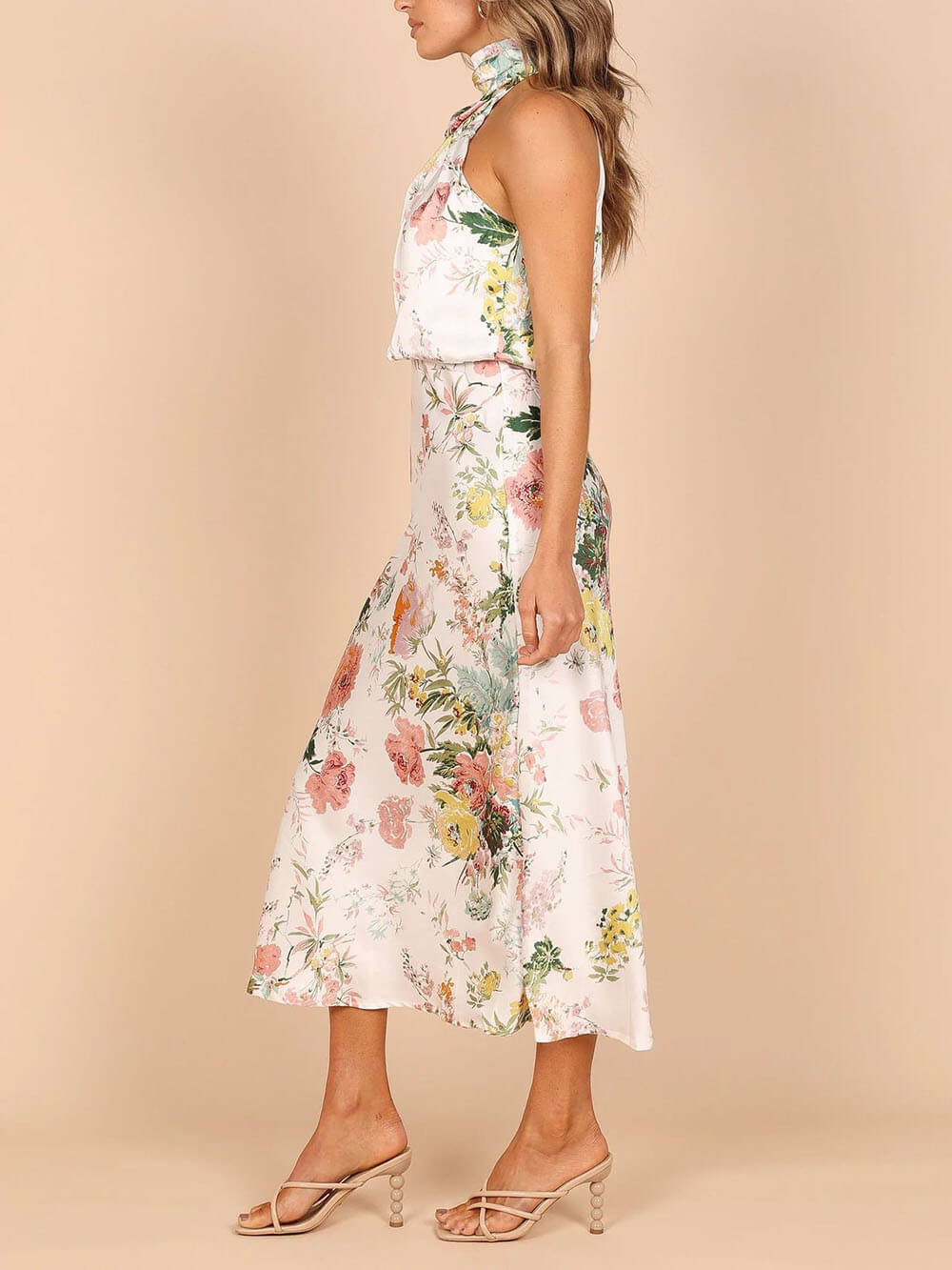 Vestido largo de flores con cuello halter
