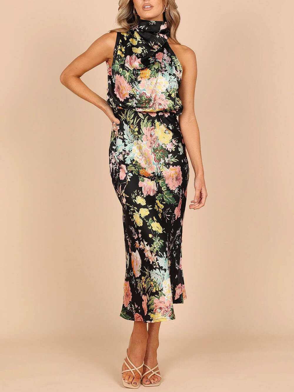 Vestido largo de flores con cuello halter