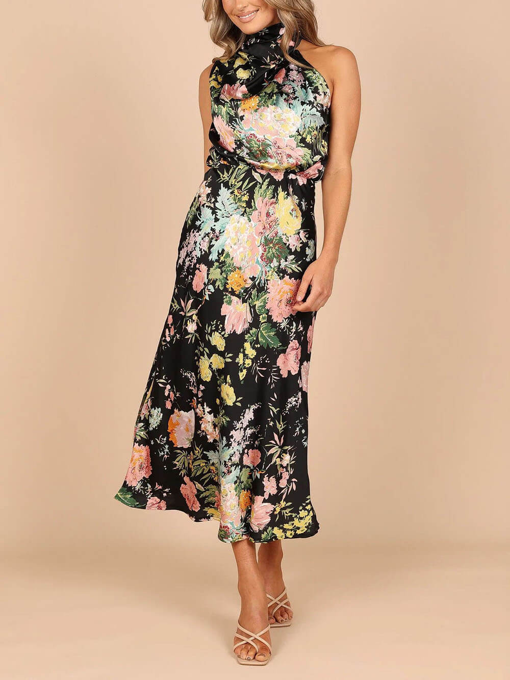 Vestido largo de flores con cuello halter
