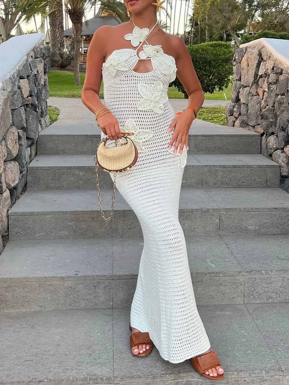 Vestido largo ajustado de crochet con cuello halter