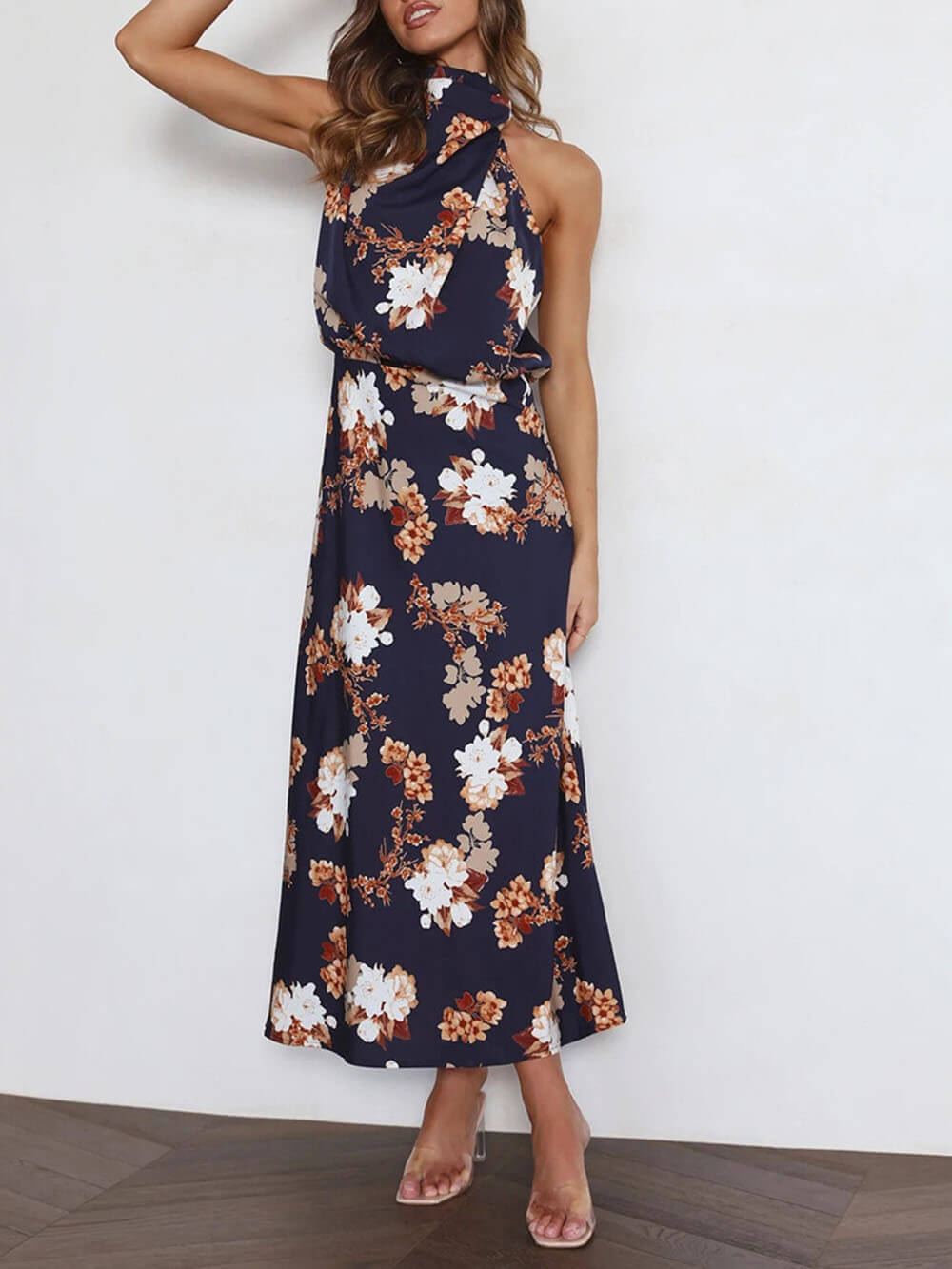 Vestido largo de flores con cuello halter