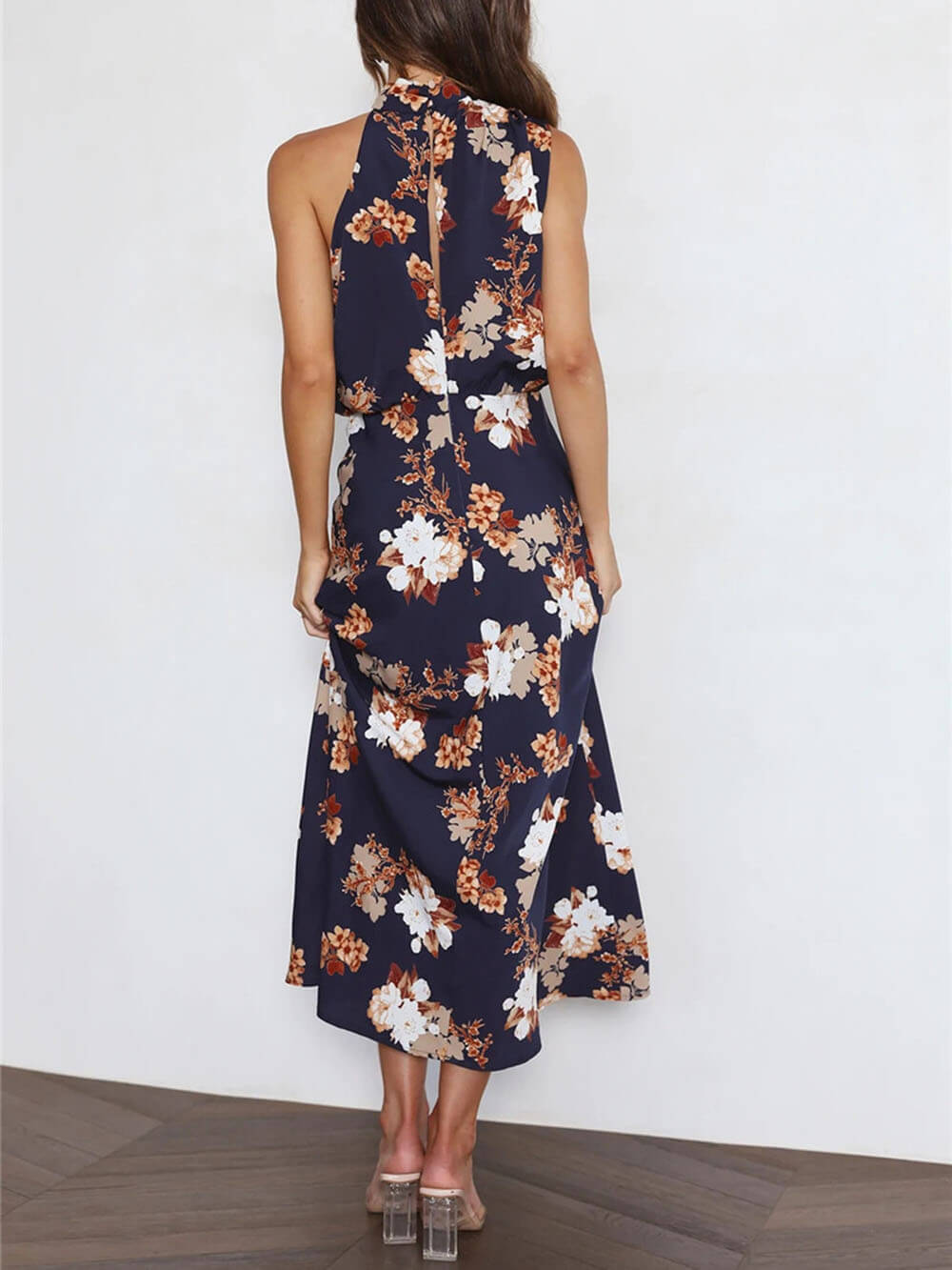 Vestido largo de flores con cuello halter