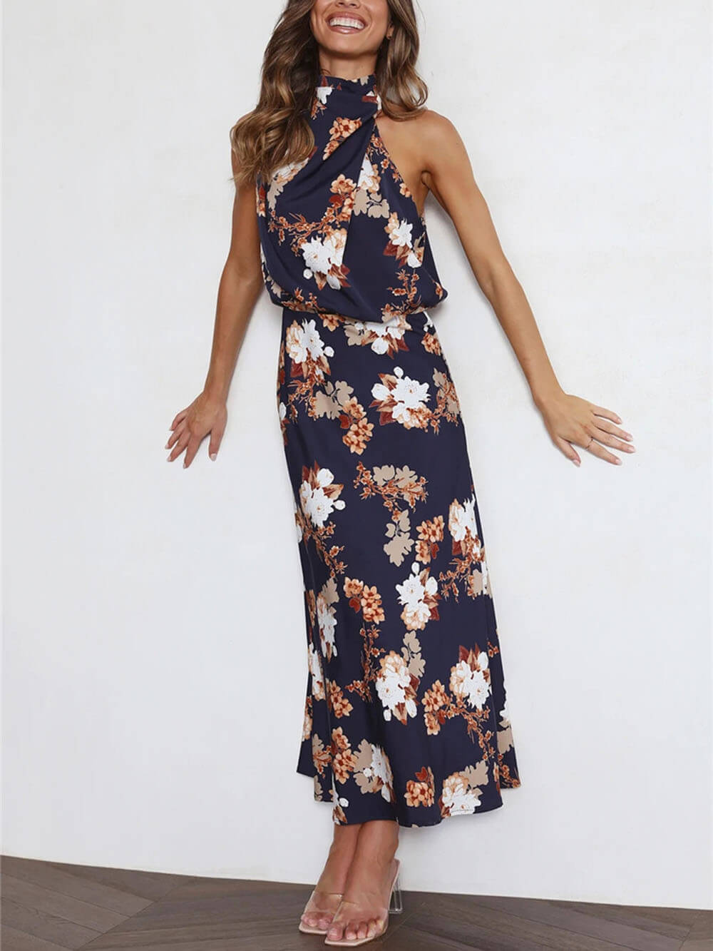 Vestido largo de flores con cuello halter