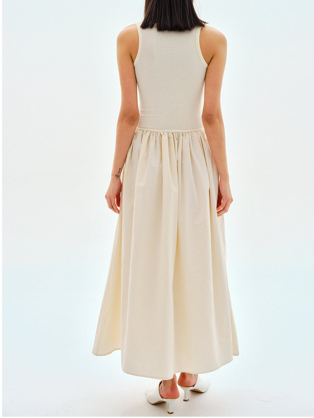 Vestido con cuello redondo Leisure