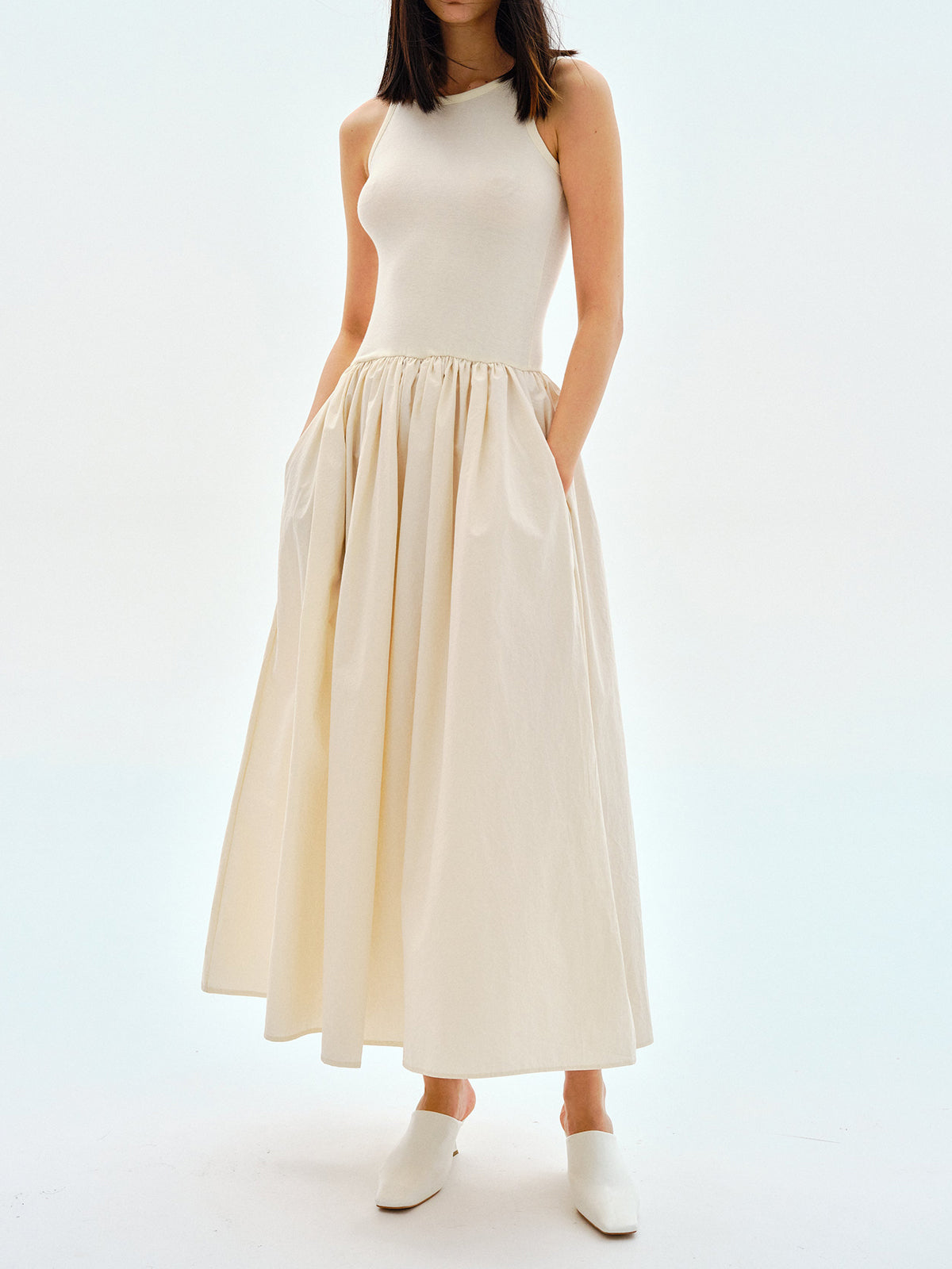Vestido con cuello redondo Leisure